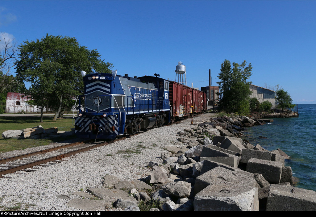 LSRC 1501 sits alongside the St Clair River on a beautiful morning